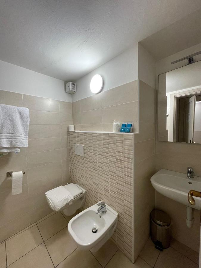 B&B Michelina Castiglione dʼIntelvi Exteriör bild