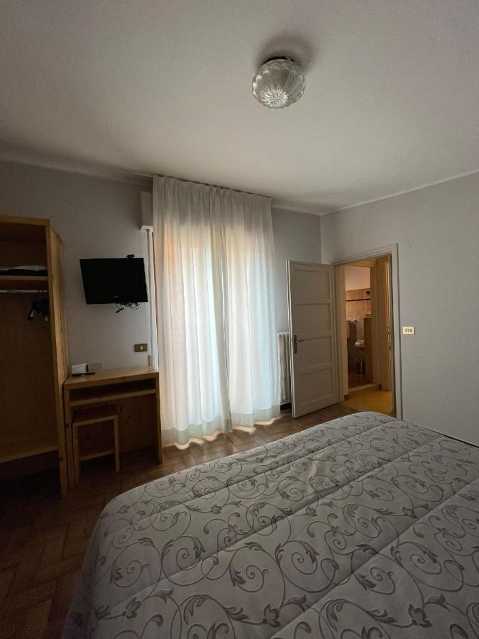B&B Michelina Castiglione dʼIntelvi Exteriör bild